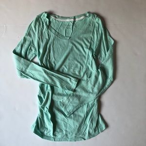 Long sleeve maternity tee